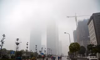Cận cảnh Hà thành chìm trong sương mù