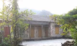 Giở trò với sơn nữ 14 tuổi trong nhà hoang