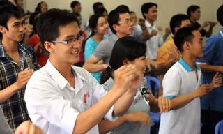 Tham gia các khóa học kỹ năng giúp bạn trẻ định hướng tư duy, hành động tích cực hơn. Ảnh: Q.M