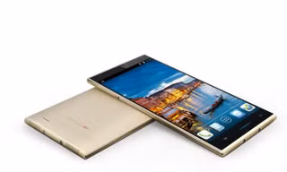 HKPhone ra mắt Racer Air bản Gold giá 4,7 triệu 