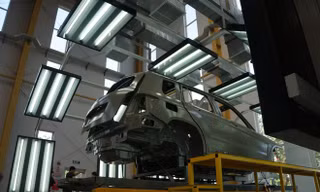 Khám nhà máy của Mercedes tại Việt Nam 