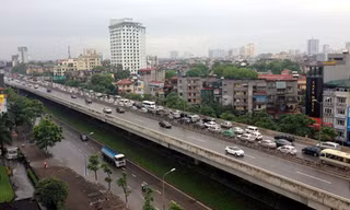 Ùn tắc kéo dài trên đường cao tốc Pháp Vân