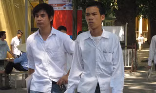 Nhiều thí sinh không vui vẻ sau khi thi xong môn Toán