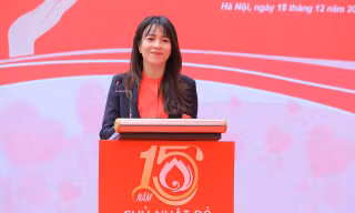 Vừa tài trợ chính, vừa đồng hành chặt chẽ với Chủ nhật Đỏ