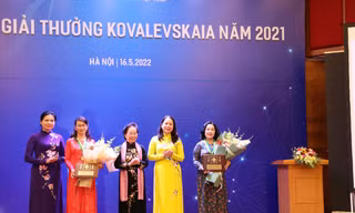 Từ con số 0 đến chủ nhân giải thưởng Kovalevskaia