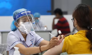 Tiêm vắc xin phòng COVID-19 là cần thiết 