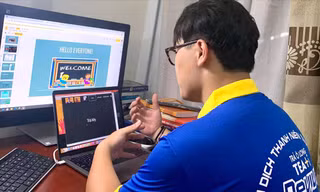 Dạy tiếng Anh và tuyên truyền kiến thức pháp luật là một trong những hoạt động tình nguyện của sinh viên ĐH Luật Hà Nội 