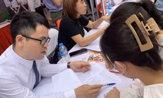 Ngày hội tư vấn tuyển sinh tháng 3/2023 Ảnh: Nghiêm Huê 