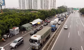Hà Nội dừng toàn bộ các chốt kiểm soát dịch ở cửa ngõ. Ảnh: Mạnh Thắng 