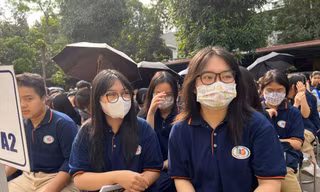 Phương án thi tốt nghiệp THPT 2025: Cả giáo viên và học sinh đều ngóng 
