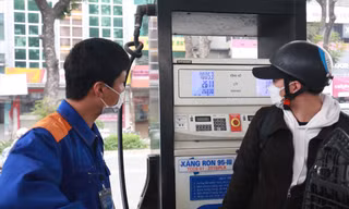 Doanh nghiệp đầu mối xăng dầu 'mở mắt' là lỗ hàng chục tỷ đồng