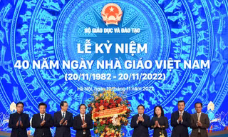 Nghề giáo khó nhọc và vinh quang 