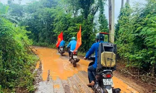 'Đuổi' dịch ở buôn làng 