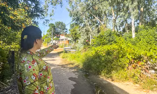 Người dân được cấp sổ đỏ đất ở từ năm 2009, nhưng đến nay vẫn chưa có đất để xây nhà Ảnh: Trương Định 