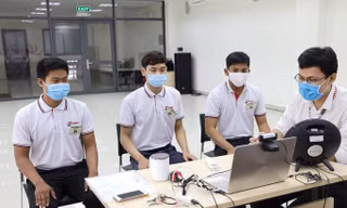 Các lao động mòn mỏi chờ xuất cảnh 