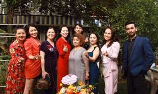 NSND Thanh Hoa và một số thành viên APPA. Đứng sau là ông Parl Inkee- đại diện Ủy ban Bản quyền Tác giả Hàn Quốc- Ảnh: N.M.Hà 