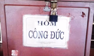 Hòm công đức