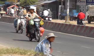 ‘Cái bang’: ngày liệt, tối nhảy tưng tưng