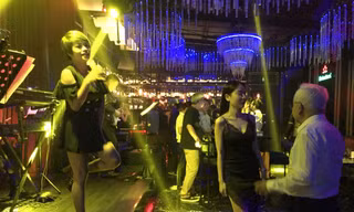 TPHCM đề xuất hỗ trợ nhân viên quán bar, karaoke, massage do ảnh hưởng của dịch COVID-19