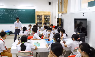 Tăng hơn 35.000 học sinh, TPHCM gấp rút tuyển mới hàng nghìn giáo viên