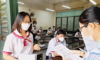 Thủ khoa đại học Kinh tế Luật TPHCM 28,2 điểm
