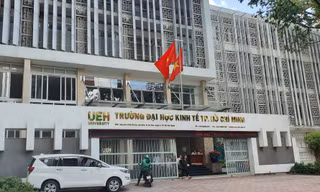 Từ hôm nay, Trường đại học Kinh tế TPHCM chính thức thành Đại học Kinh tế TPHCM