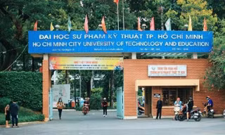 4.000 sinh viên Trường ĐH Sư phạm kỹ thuật TPHCM được cấp bằng tốt nghiệp sau 1 năm chờ đợi