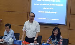 Bí thư thành ủy TPHCM cho biết, TP đang xem xét miễn giảm học phí bậc THCS 