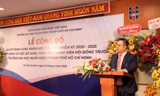 Sau một năm trống vắng, trường ĐH Ngân hàng TPHCM chính thức có hiệu trưởng