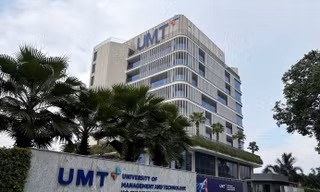 Viện trưởng một đại học xin thôi việc