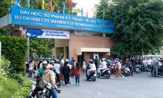 Giả mạo văn bản, chữ ký của hiệu trưởng đưa sinh viên đi du học