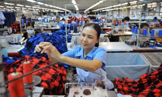 Kiến nghị lùi áp dụng tính lương hưu mới với nữ