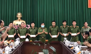 Nhiều công an, 'hiệp sĩ' đường phố bị thương, phơi nhiễm HIV khi bắt tội phạm