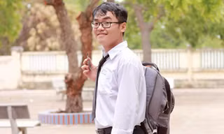 Thủ khoa được tài trợ học bổng toàn phần