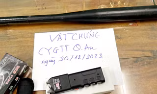 Bắt 3 đối tượng dùng hung khí giải quyết mâu thuẫn trước trường học