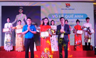 Nữ sinh ngành Ngôn ngữ và Văn hoá Hàn Quốc giành giải nhất thi 'Sinh viên với áo dài Huế'