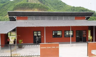 Ngắm ngôi trường mang tên nhạc sĩ Trịnh Công Sơn giữa non cao xứ Huế