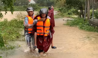 Cảnh báo mưa lớn, gió giật mạnh ở Thừa Thiên-Huế, sơ tán khẩn nhiều hộ dân 