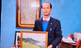 Tặng tranh quý của vua Hàm Nghi cho Huế