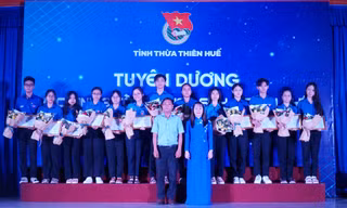 Tuyên dương đoàn viên là Học sinh 3 tốt và Học sinh 3 rèn luyện