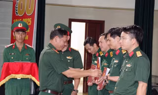 Công bố quyết định giải thể ban chỉ huy quân sự cấp huyện tại Huế