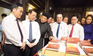 Phó Thủ tướng Trần Lưu Quang: 'Phát huy nét đẹp tôn vinh sách, đọc sách'