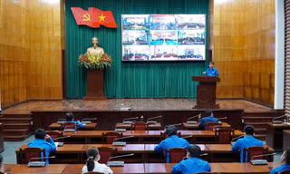 Quang cảnh hội nghị trực tuyến tại điểm cầu Tỉnh ủy TT-Huế