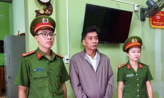 Hai lần thuê ô tô đem cầm cố 