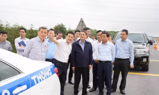 Phương tiện tăng nhanh so dự báo thiết kế, tuyến cao tốc Cam Lộ - La Sơn cần mở rộng 4 làn xe 