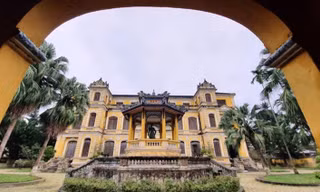 Chính phủ Pháp tài trợ tu bổ mái tòa lâu đài - nơi gia đình cựu hoàng triều Nguyễn từng sinh sống