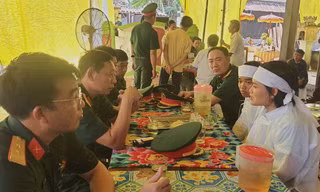 Một phụ nữ đang đi đường bị sét đánh tử vong