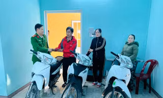 Trao trả nhiều xe gắn máy cho người dân bị mất trộm