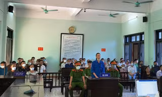 Chồng dùng xăng đốt chết vợ do ghen tuông