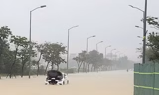 TT-Huế: Hàng loạt tuyến đường bị cấm, tạm ngưng hoạt động xe buýt về vùng thấp trũng